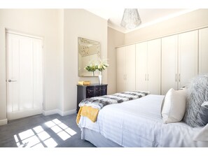 Căn hộ (1 Bedroom) | 1 phòng ngủ, bàn ủi/dụng cụ ủi quần áo 