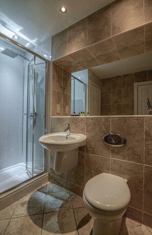 Dusche, kostenlose Toilettenartikel
