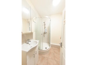 تجهيزات دش، مستلزمات مجانية للعناية الشخصية