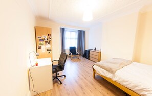 4 عدّة غرف نوم ومكتب وواي فاي مجانًا