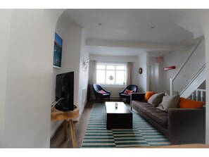 Living area - Terraced Kemptown House With a Balcony by the sea (Brighton)