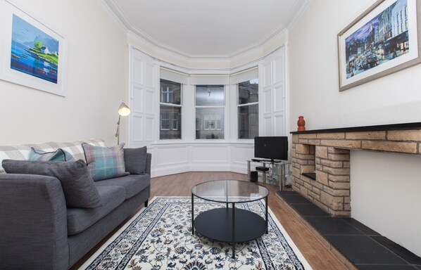 Apartamento (2 Bedrooms) | Zona de estar