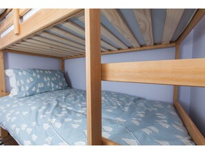 Apartment (2 Bedrooms) | 2 bedrooms, iron/ironing board, free WiFi, bed sheets - Spacious 2-br Flat for 4 in Morningside (Edinburgh)