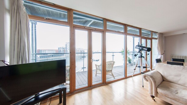 Unclassified image, 1 of 24, button - Stunning View Entire Flat Excel Canary Wharf - Sleeps 4 (London)