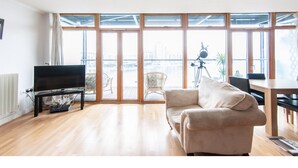 Unclassified image, 3 of 24, button - Stunning View Entire Flat Excel Canary Wharf - Sleeps 4 (London)