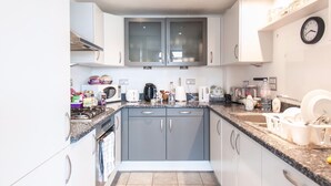 Unclassified image, 4 of 24, button - Stunning View Entire Flat Excel Canary Wharf - Sleeps 4 (London)