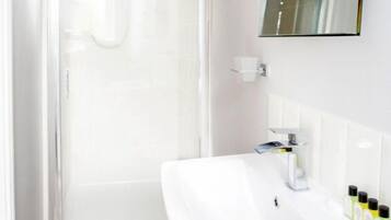 House (Multiple Bedrooms) | Bathroom | Shower, free toiletries, hair dryer, towels