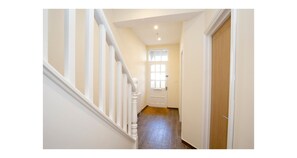 Ferienhaus (Multiple Bedrooms) | 7 Schlafzimmer, Bügeleisen/Bügelbrett, kostenloses WLAN, Bettwäsche