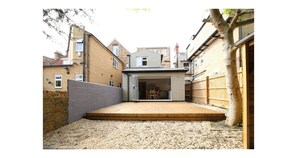 บ้านพัก (Multiple Bedrooms) | ลานระเบียง/นอกชาน