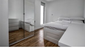 Unclassified image, 2 of 20, button - Stunning & Spacious 2BR Apartment in Mediacityuk (Salford)