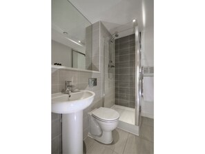 Apartment (2 Bedrooms) | Bathroom
