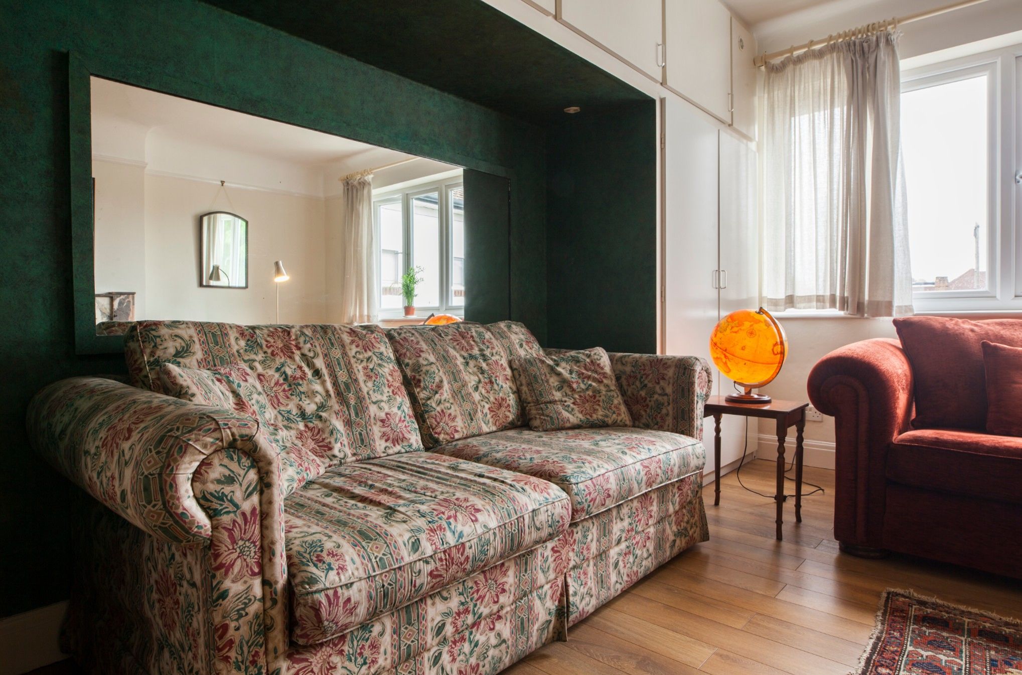 House (5 Bedrooms) | Living area | 30-inch TV with digital channels, fireplace