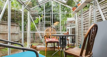 Unique & Beautiful Home for 8 in East Putney