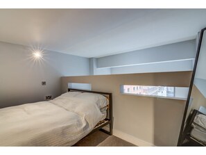 1 bedroom, iron/ironing board, free WiFi - Stylish and Modern 1-br Flat in Ancoats, Sleeps 4 (Manchester)