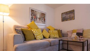 TV, Netflix - Spacious 2BR Modern Flat in London (London)