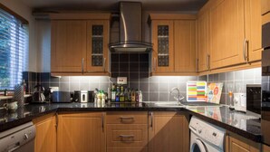 Private kitchen - Spacious 2BR Modern Flat in London (London)