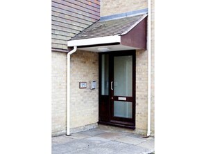 Property entrance - Sunny Summertown Apartment for 3 With Parking (Oxford)