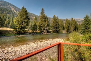 View from property - Big Sky - Fly Fishing House (Gallatin Gateway)