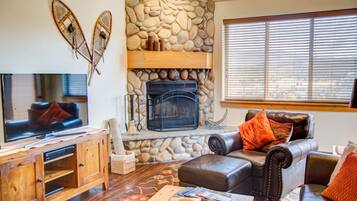 Flat-screen TV, fireplace