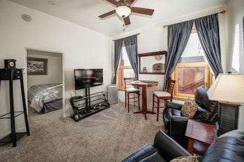 Bozeman - Smart and Sassy