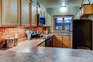 Micro-ondes, four, plaque de cuisson, lave-vaisselle