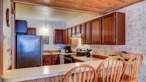 Coffee/tea maker, stovetop, dishwasher, toaster - Big Sky - Skycrest 1705 (Big Sky)