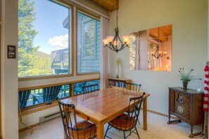 3 habitaciones, escritorio, tabla de planchar con plancha y wifi gratis 