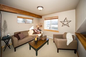 平板电视、壁炉