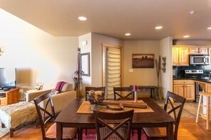 3 chambres, bureau, fer et planche à repasser, Wi-Fi gratuit