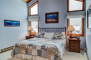 5 bedrooms, desk, free WiFi - Big Sky - Two Moons Retreat (Big Sky)