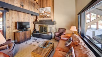 Flat-screen TV, fireplace