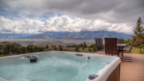 Unclassified image, 1 of 32, button - PV - Paradise Valley Retreat (Emigrant)