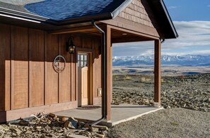 Property entrance - Livingston - Crazy Mountain Lodge (Clyde Park)