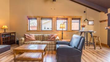 Flat-screen TV, fireplace