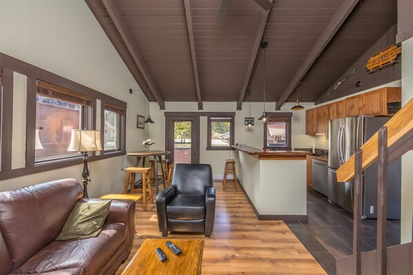 Flat-screen TV, fireplace