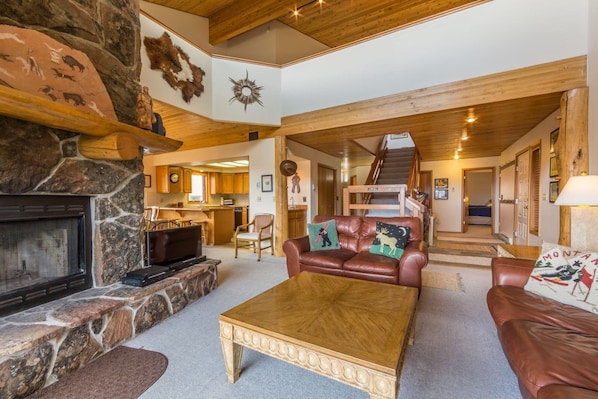 Flat-screen TV, fireplace
