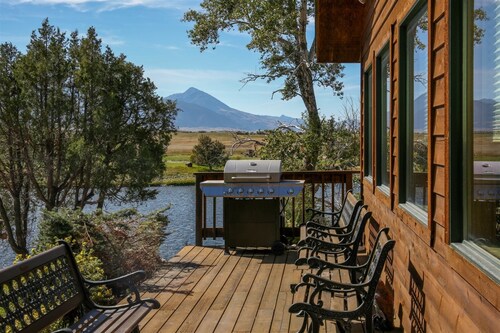 PV - Yellowstone River Retreat