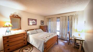 2 habitaciones, escritorio, tabla de planchar con plancha y wifi gratis