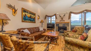 Flat-screen TV, fireplace