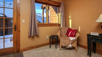 Flat-screen TV, fireplace