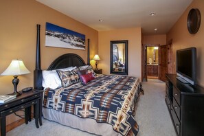 3 bedrooms, desk, iron/ironing board, free WiFi - Big Sky - Alpenglow 22A (Big Sky)