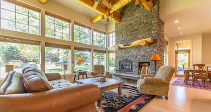 Big Sky - Crail Creek Retreat