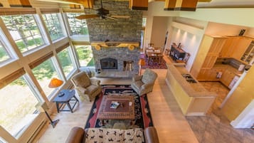 Flat-screen TV, fireplace