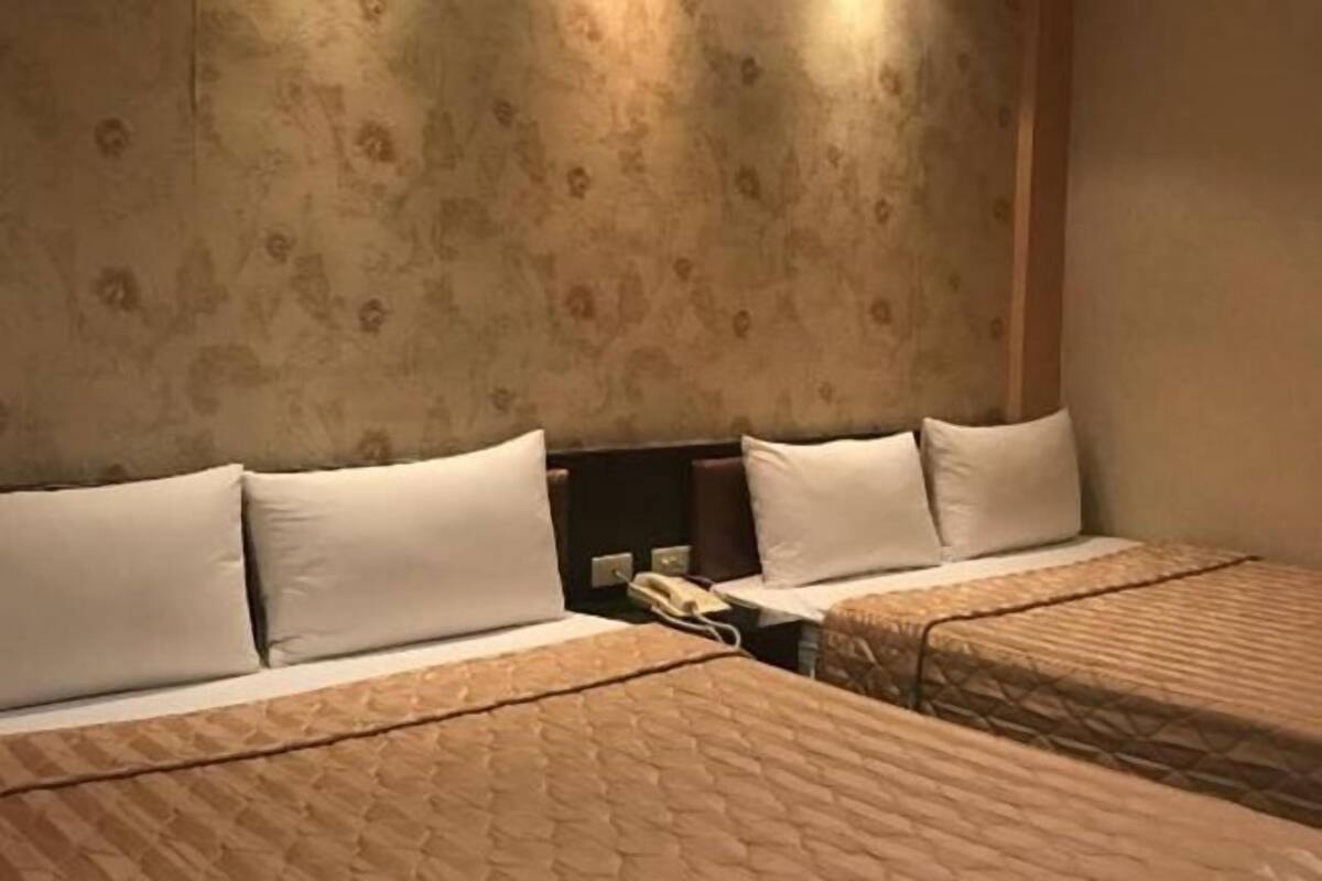 Desk, blackout drapes, free WiFi, bed sheets