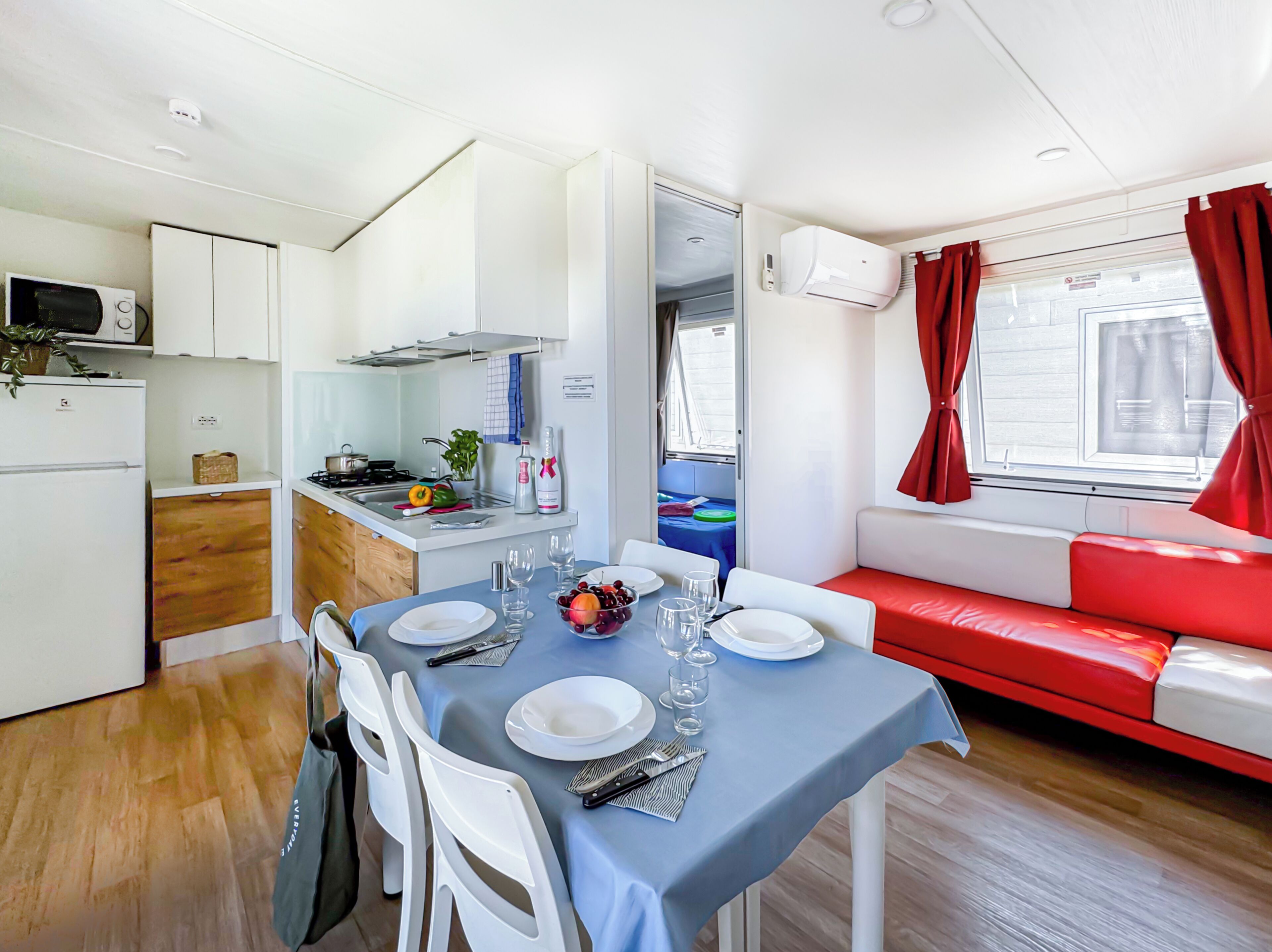 Premier Mobile Home, Multiple Beds (Prestige 5 pax) | Wohnbereich