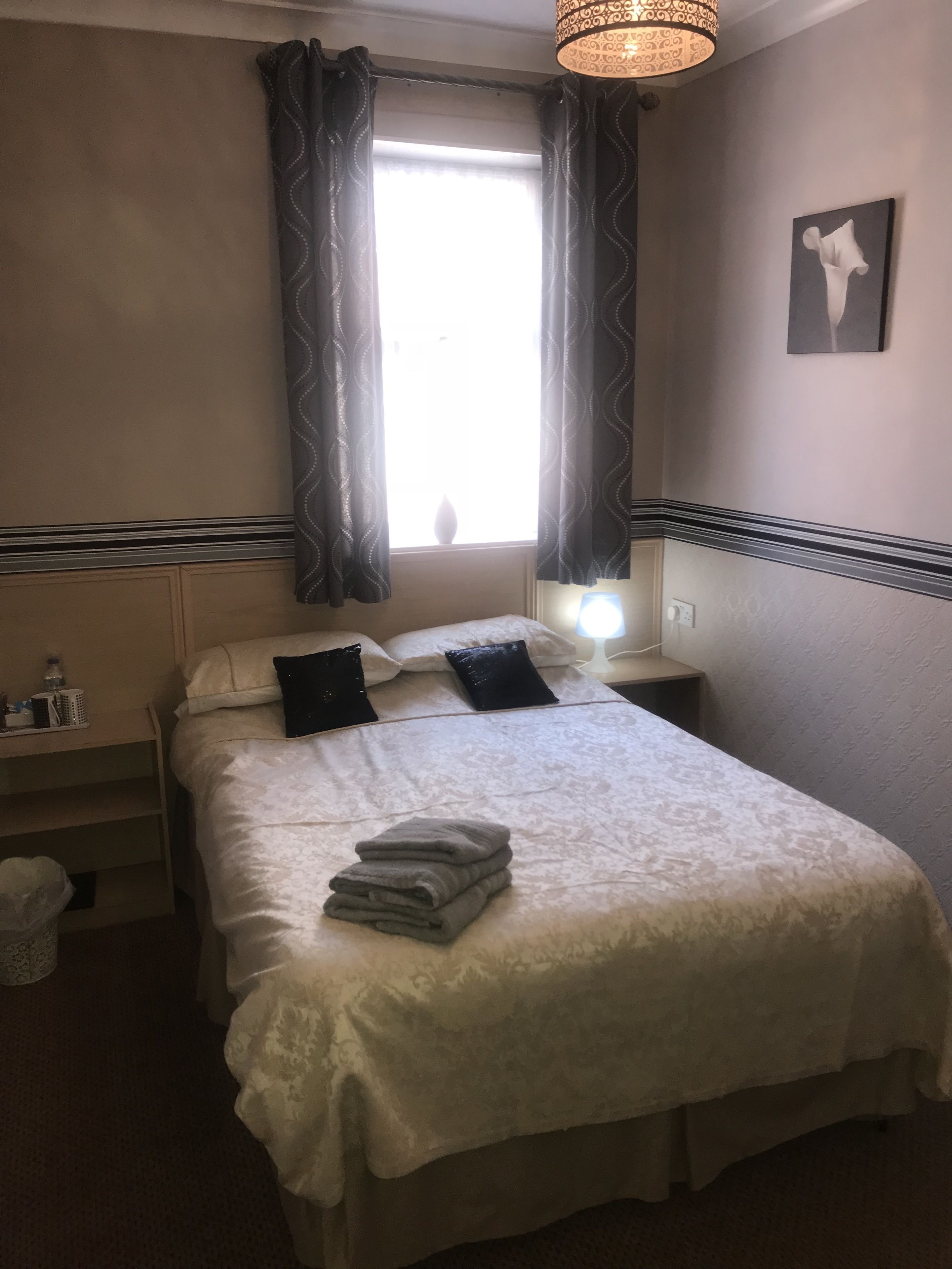standard double room | iron/ironing board, free wifi, bed sheets