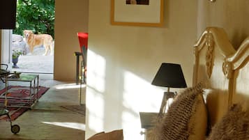 Romantic Suite (Uchtenhagen) | Individually decorated, individually furnished, bed sheets