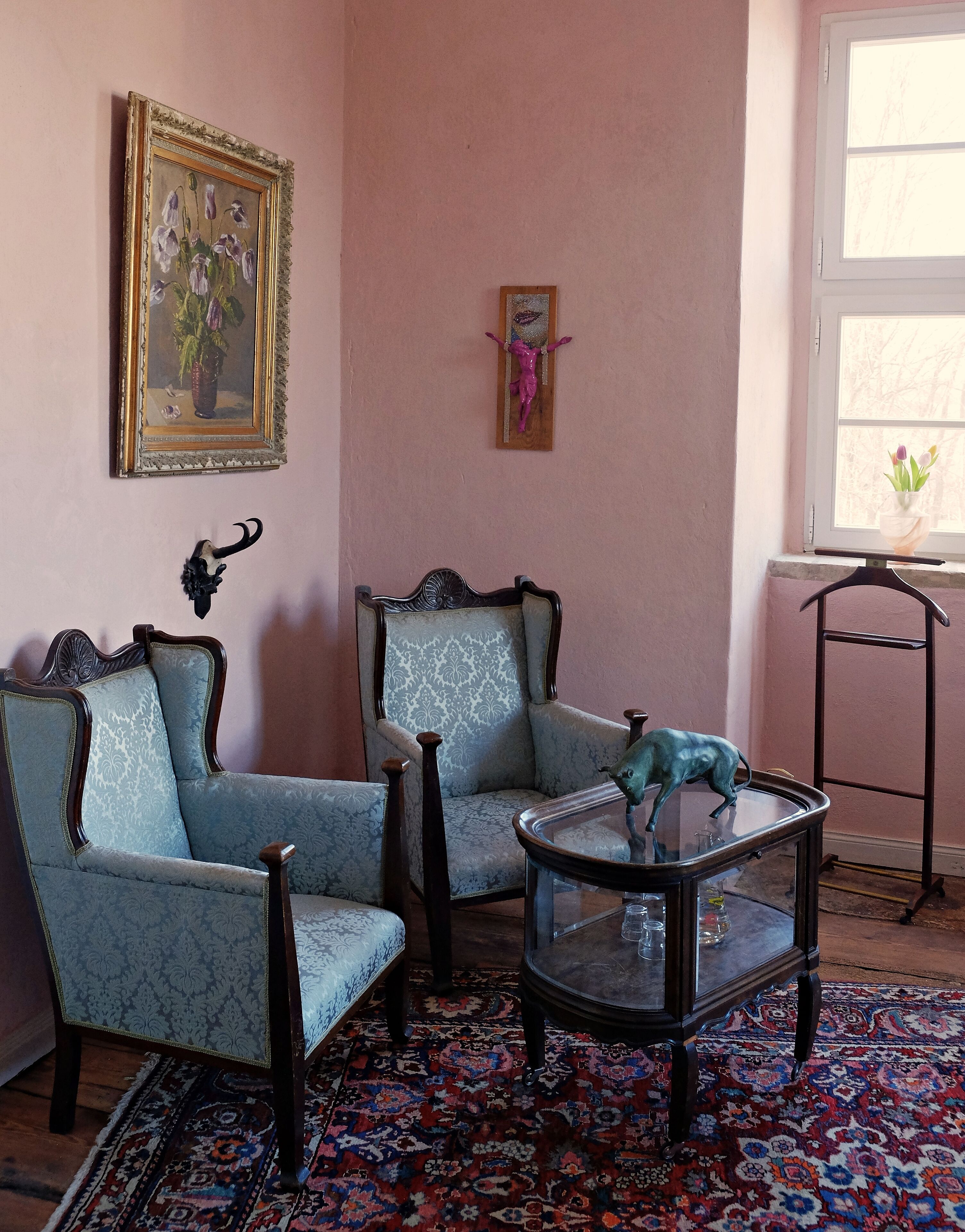 Romantic Double Room (Lindenzimmer) | Living area | Flat-screen TV