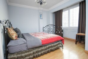 2 bedrooms, desk, iron/ironing board, WiFi - Beautiful sea view Apt,in the heart of Alexandria  (Alexandria)