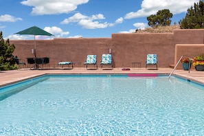 Pool - Casita Cotón - 2 bed, 2 bath, sleeps 6. Mountain views! (Santa Fe)